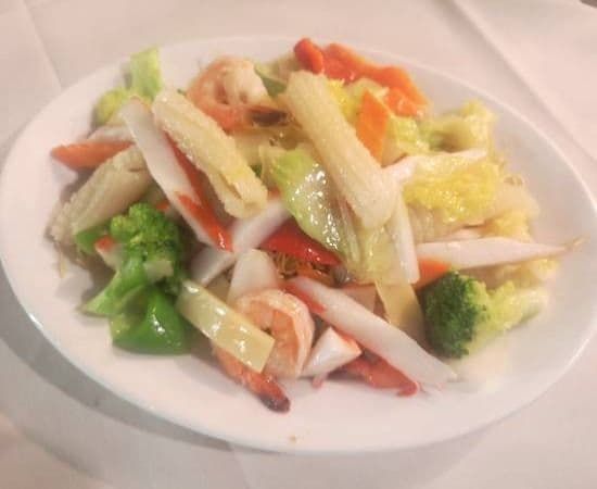 26. Nouilles frites aux fruits de mer / Seafood Fried Noodles/ 海鲜面