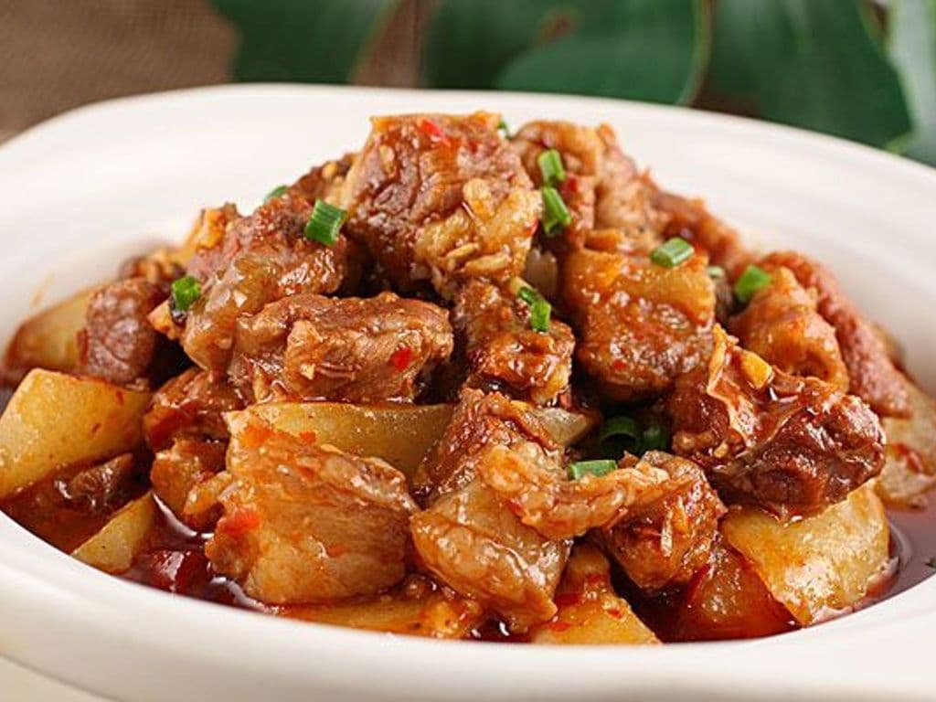 Spicy Beef Tendon in DryPot川辣牛筋腩煲