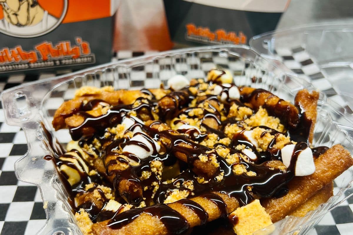 S’’mores Funnel Cake poutine