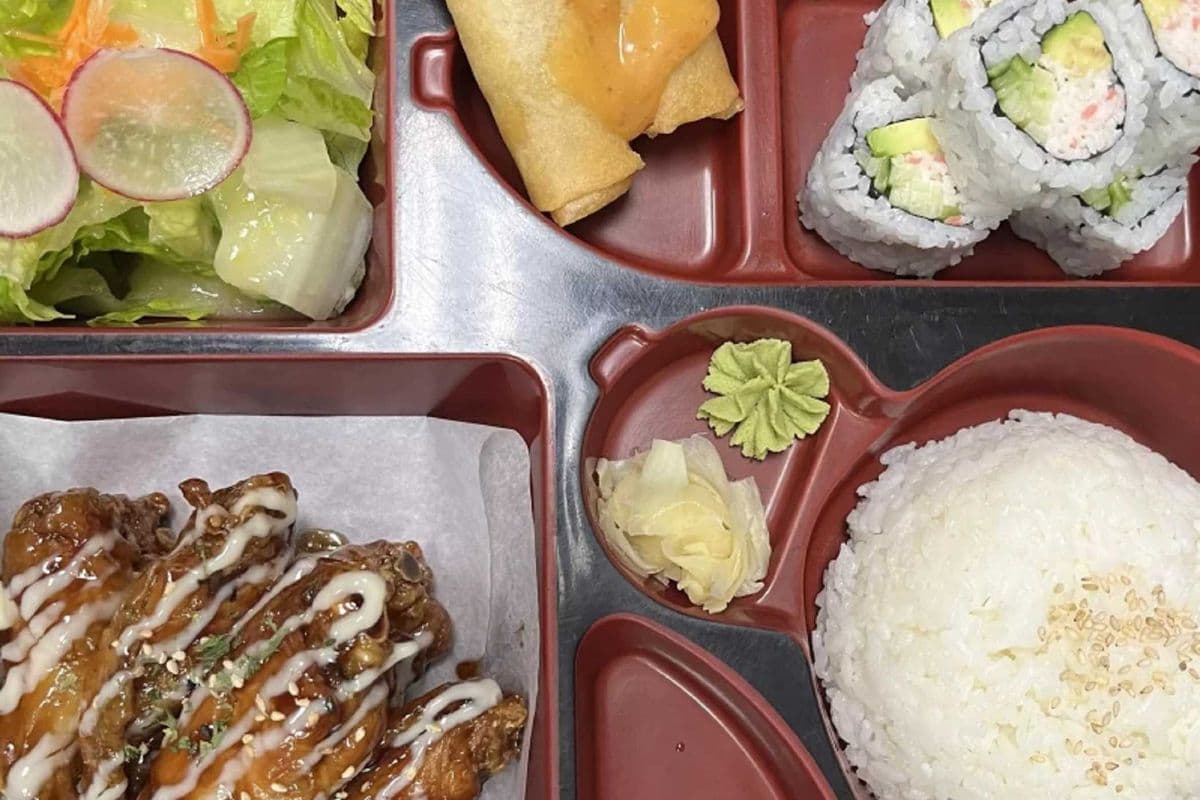 Macao (Sweet Soy) Wings Bento