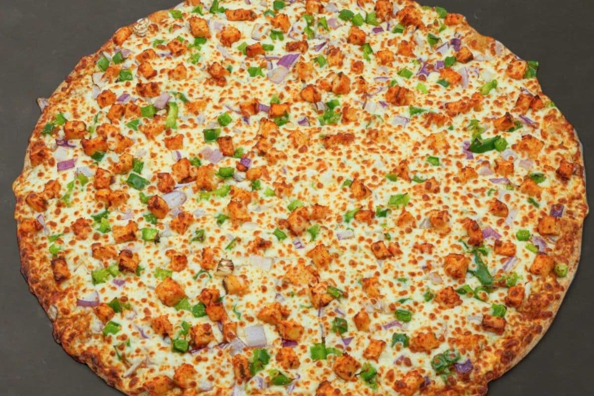 Shahi Paneer Pizza