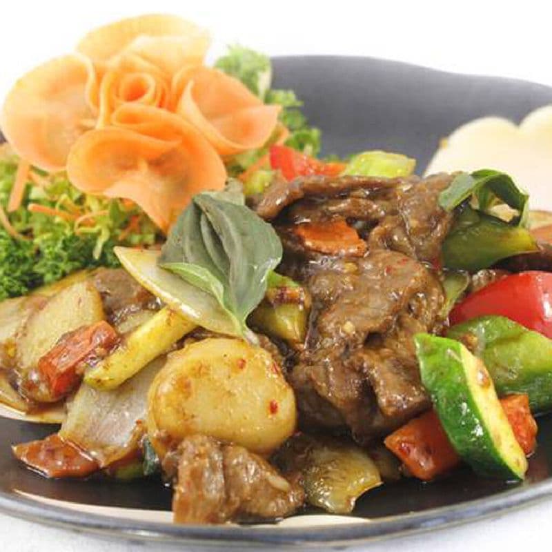 C6. Bœuf thai au basilic / C6. Thai Beef with Basil
