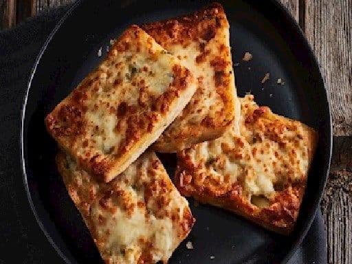 Garlic Bread au Gratin / Pain à l’ail gratiné