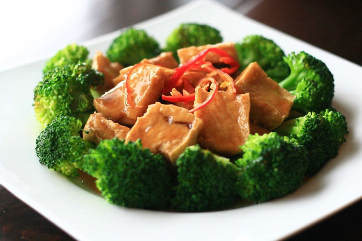 649 Fried Tofu and Broccoli