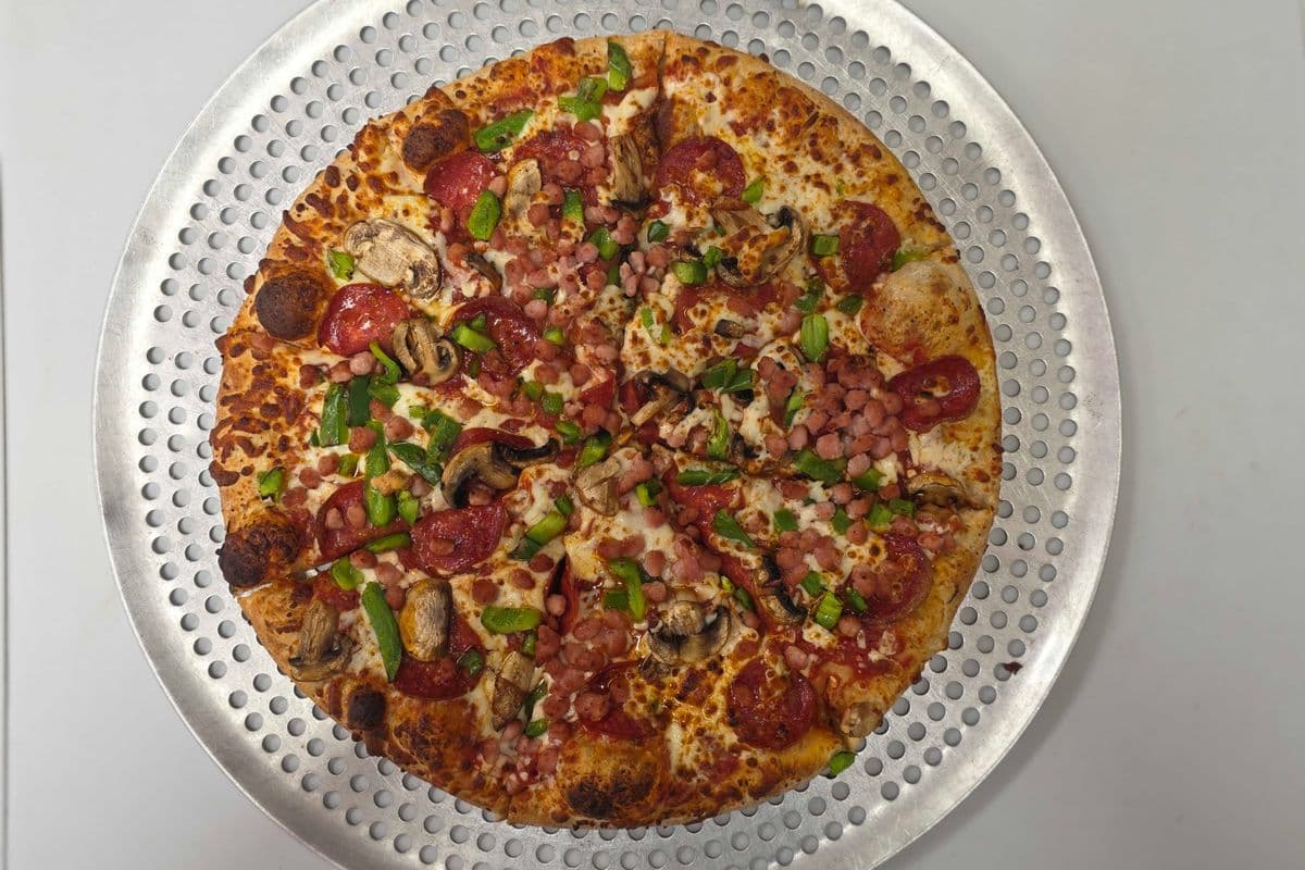 16" X-Large Canadian Pizza