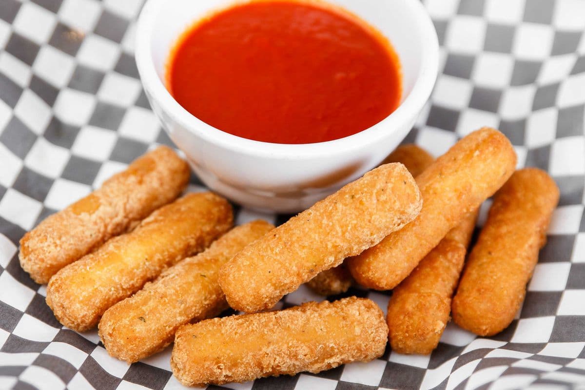 Mozzarella Cheese Sticks (6 pcs)