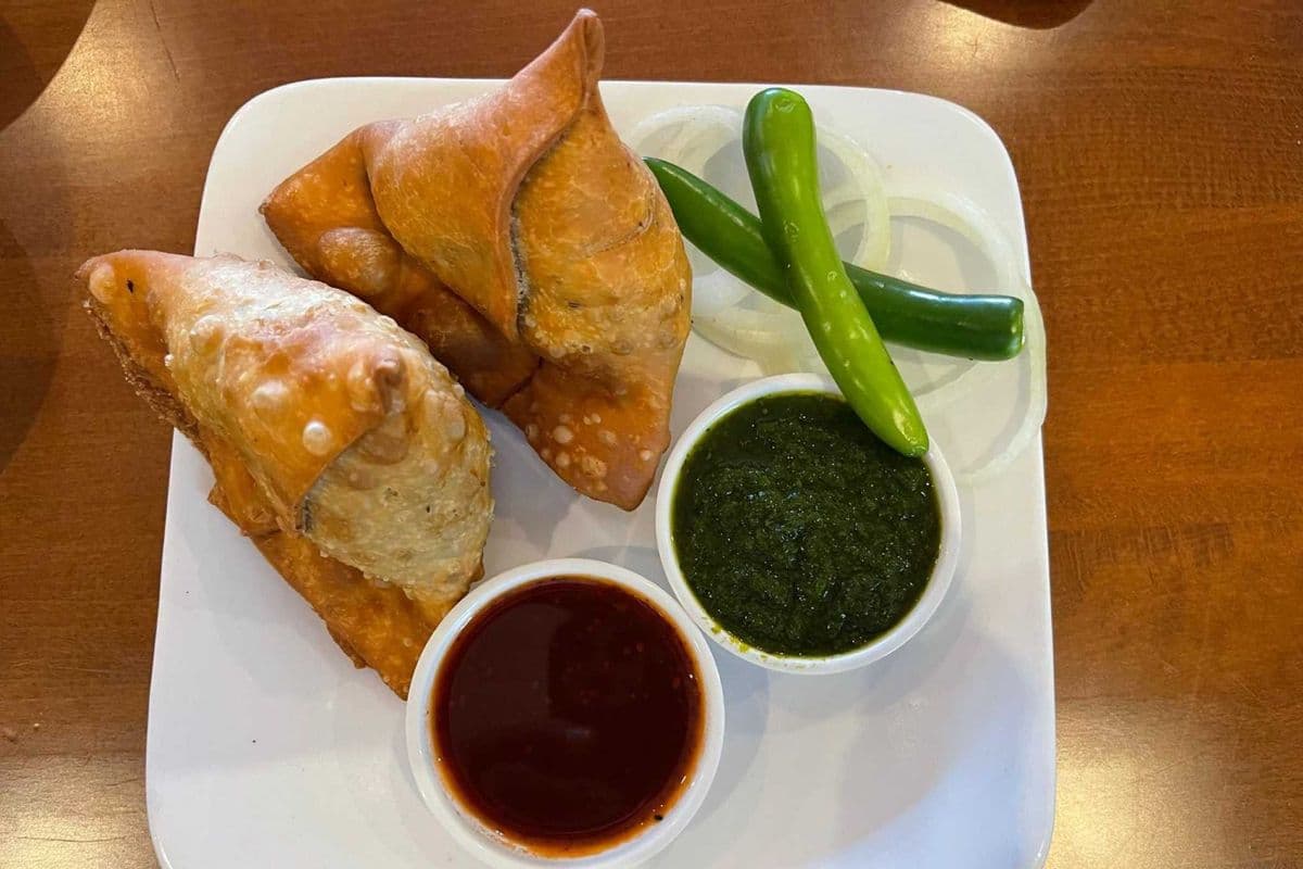 Vegetable Samosa (2 pcs)