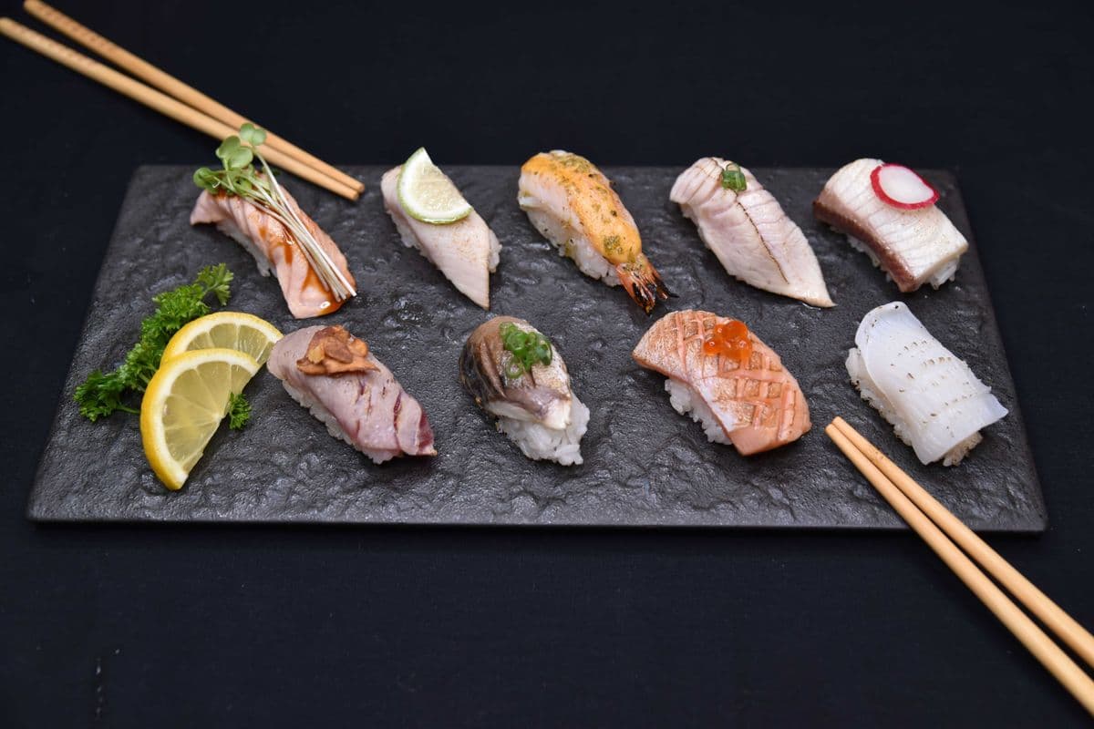 Chef's Selection Aburi Nigiri (9 pcs)