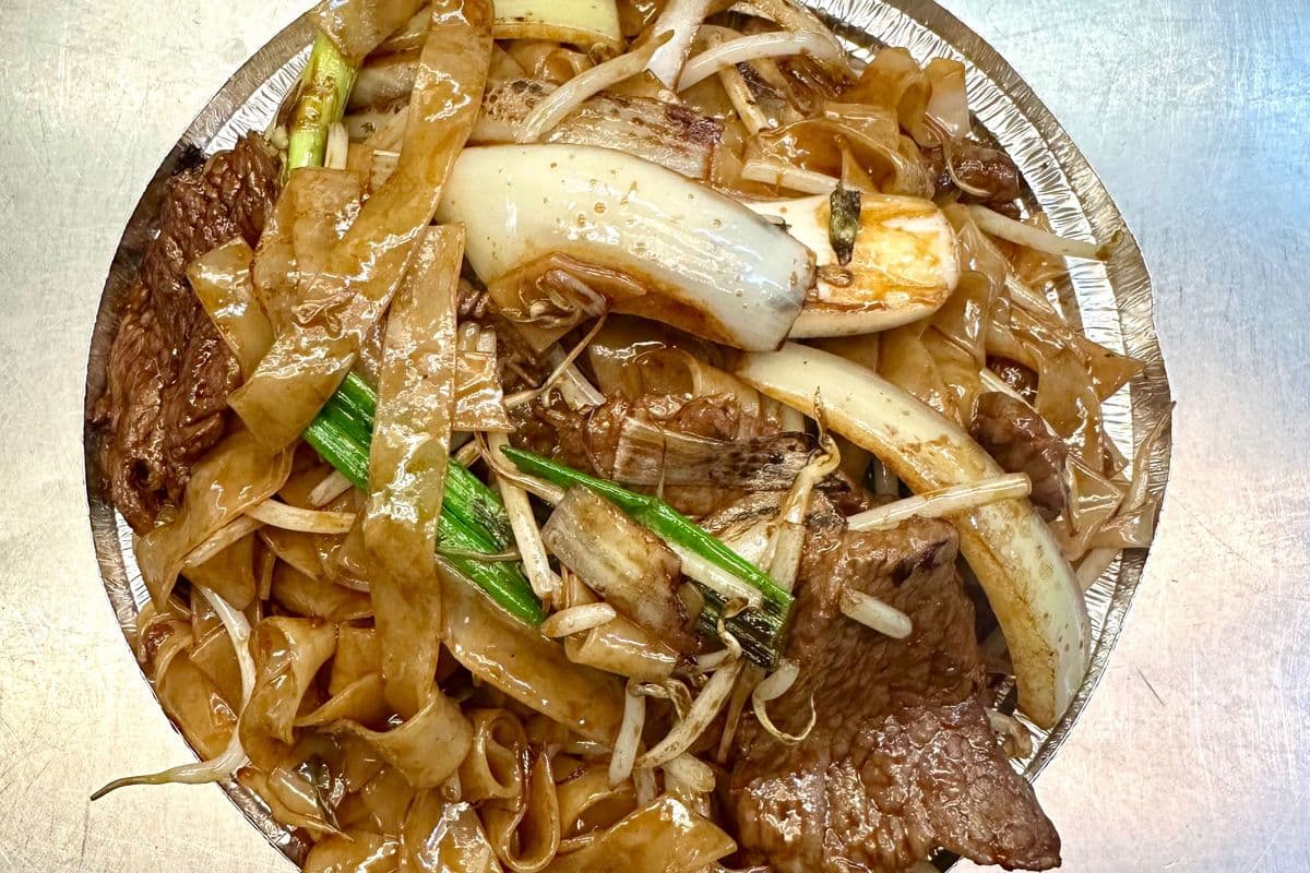 R11. Nouilles de riz frites au boeuf / Beef Fried Rice Noodles
