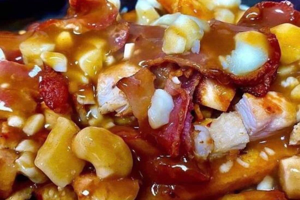 Small Chicken Bacon Poutine (840 g)