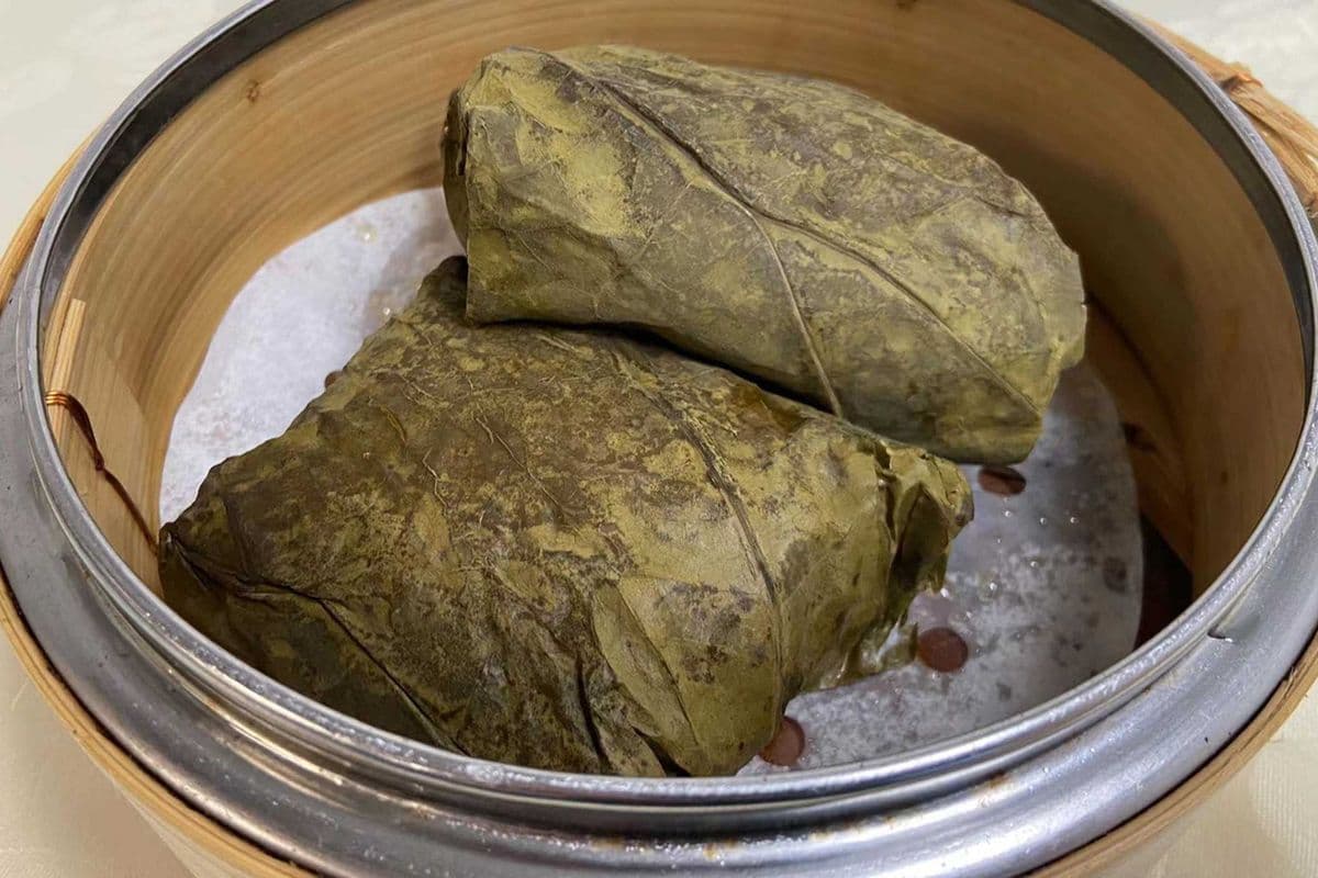5. Sticky Rice with Minced Pork in Lotus Leaf 荷香珍珠雞