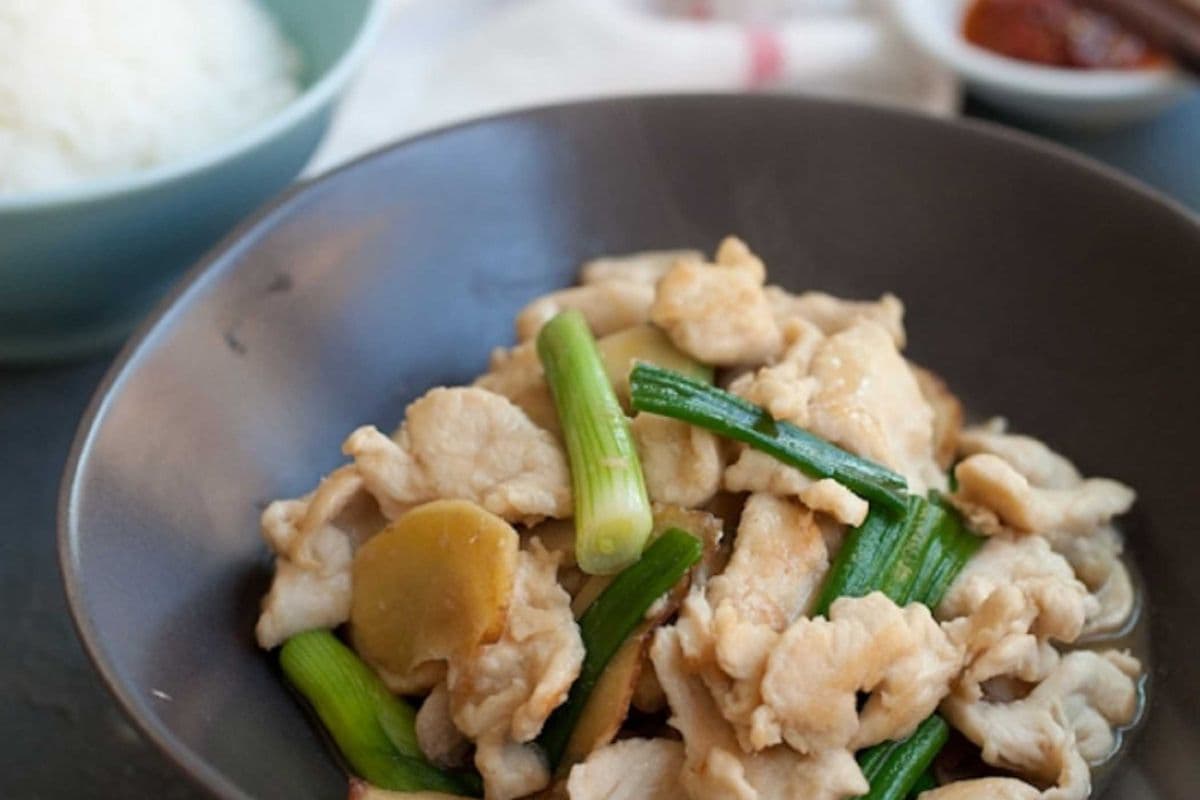 Ginger & Scallion Chicken 姜葱爆鸡肉