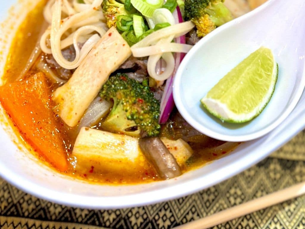 T.Yum (Lemongrass) Noodle Soup Large