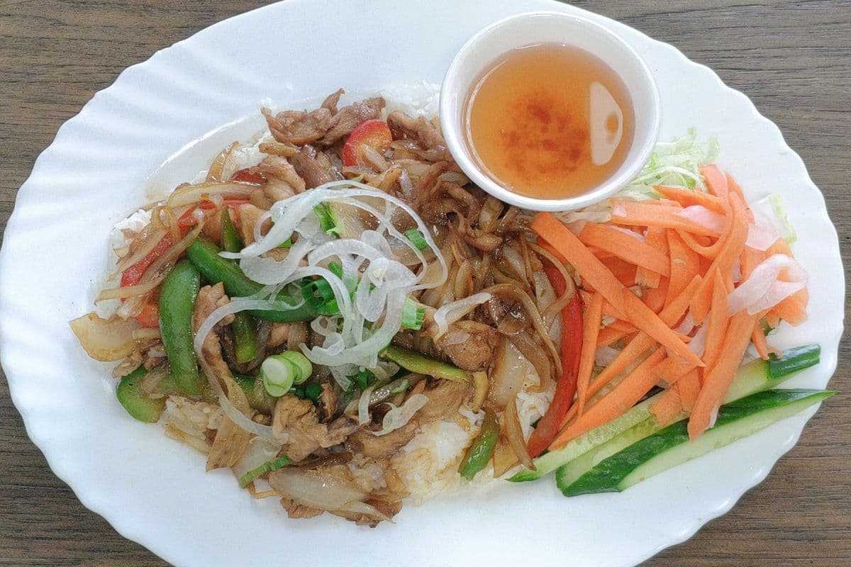 D3. Stir-fry Ginger Chicken on Rice