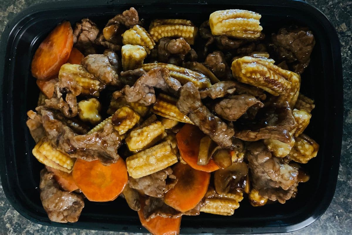 Beef with Baby Corn and Mushrooms