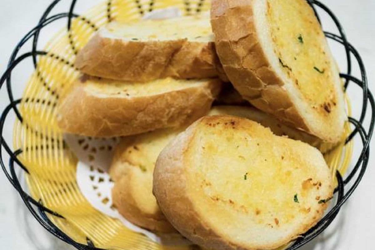 616 - Garlic Bread（蒜蓉面包）- Banh Mi Toi Hanh
