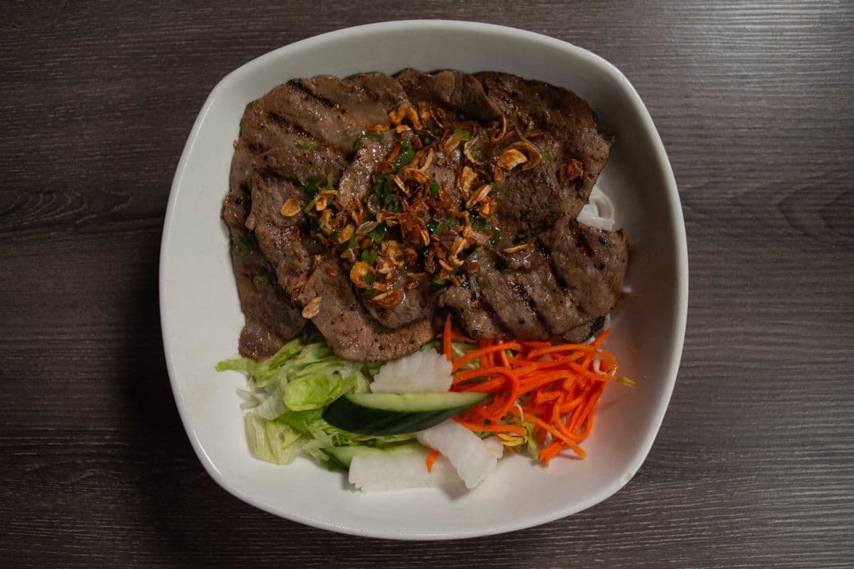 V7. Vermicelli with BBQ Beef (Bun Bo Nuong)