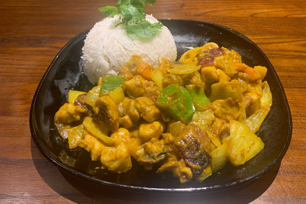 M12-1. Curry Chicken Rice 咖喱鸡饭