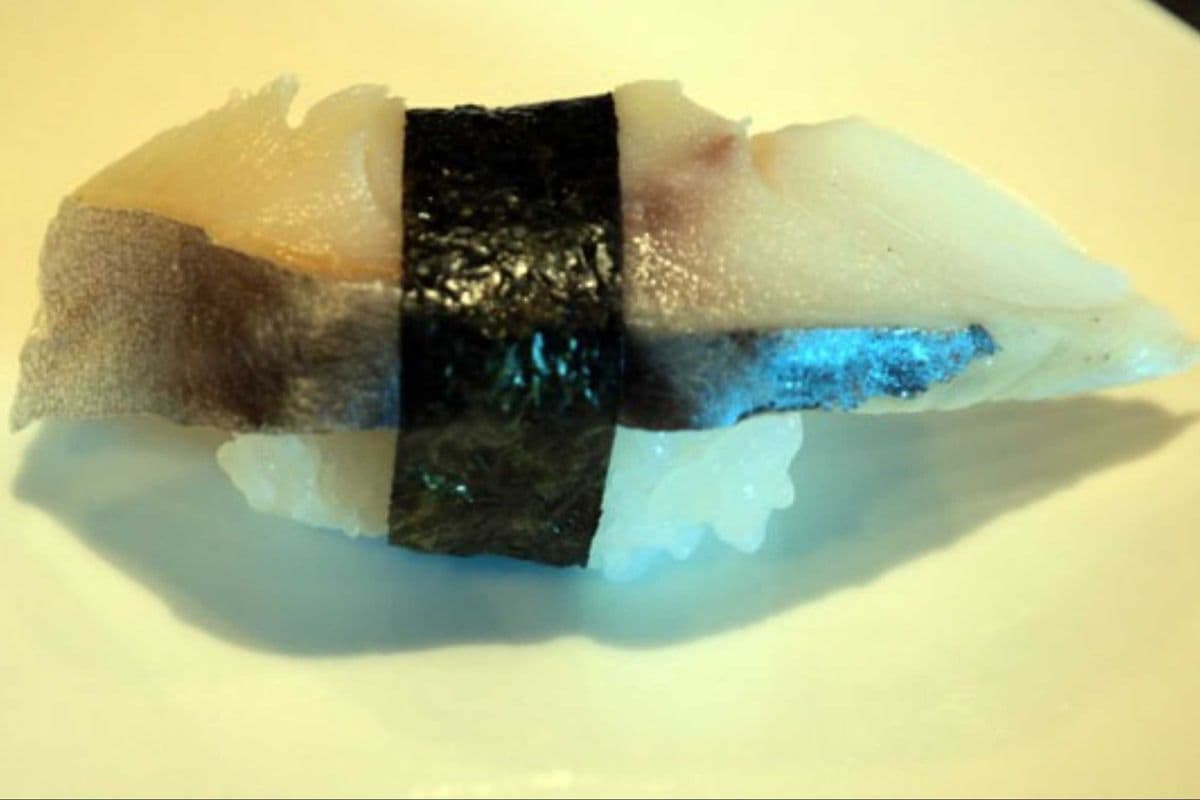 Saba Nigiri Sushi (1 pc)