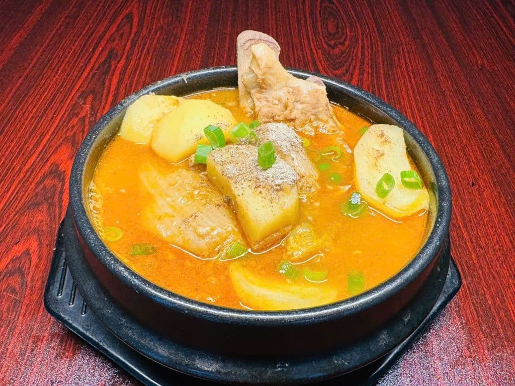 Gamjatang(Pork Bone Soup)