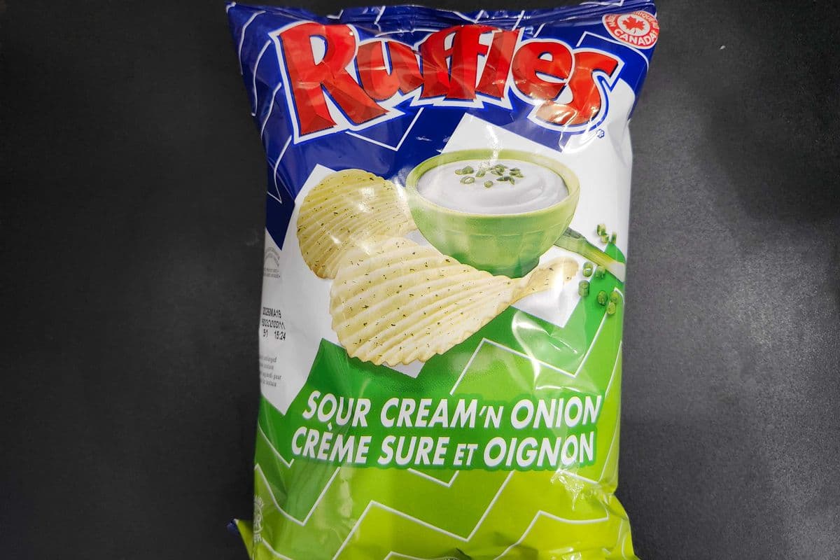 Ruffles crème sure et oignon / Sour Cream and Onion Ruffles