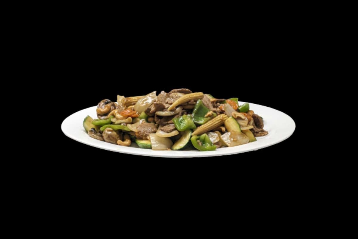 141. Stir-Fried Sliced Beef and Crispy Cashew Nuts