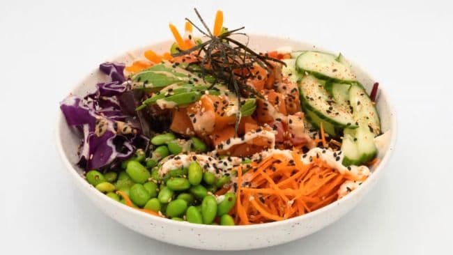 Quinoa poke au saumon
