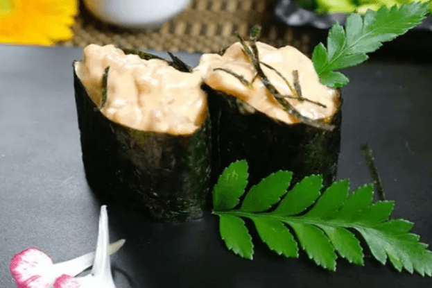 Spicy Salmon Sushi (2 Pieces)
