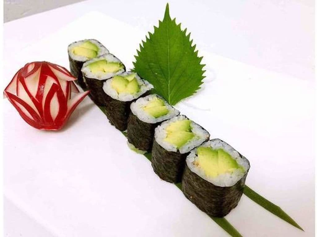 Avocado Roll (6pcs)