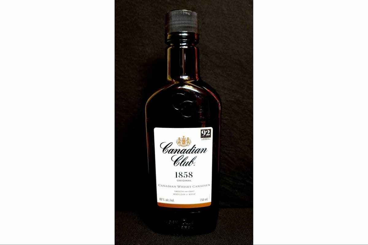 Canadian Club (750 ml) (1 x 750ml)