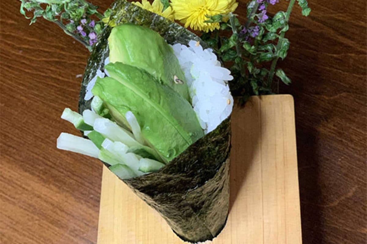 192 Avocado and Cucumber Hand Roll (1 pc)
