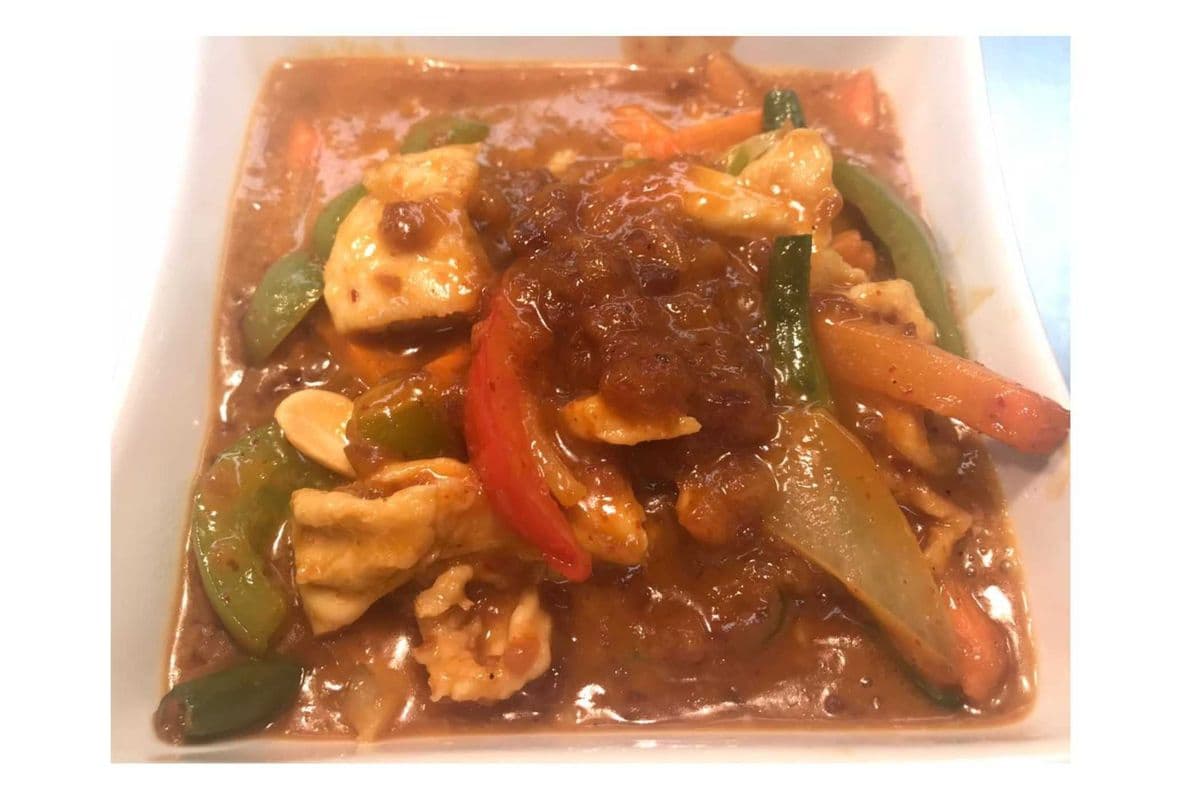 Massaman Curry (not spicy). (Comes with Rice)