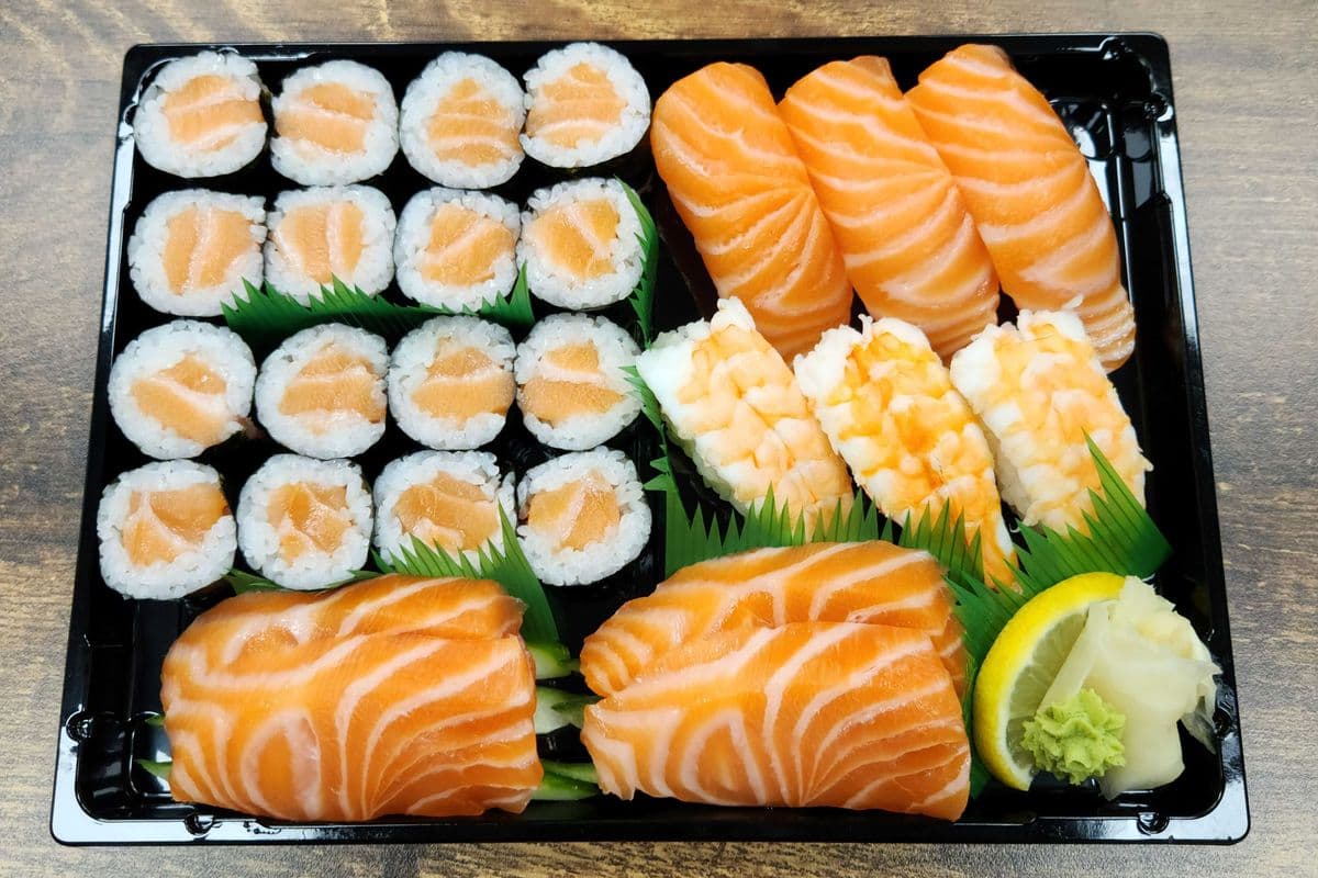 DS 6. Premium Salmon Lover (26pcs)
