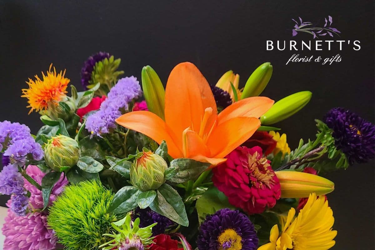 Standard Traditional Vase Arrangement