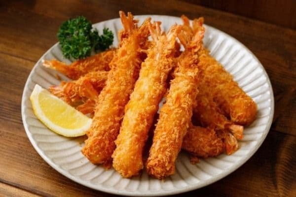 Breaded Jumbo Shrimps with Lemon