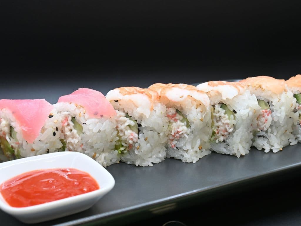 Spicy Rainbow Roll (8-Pcs)