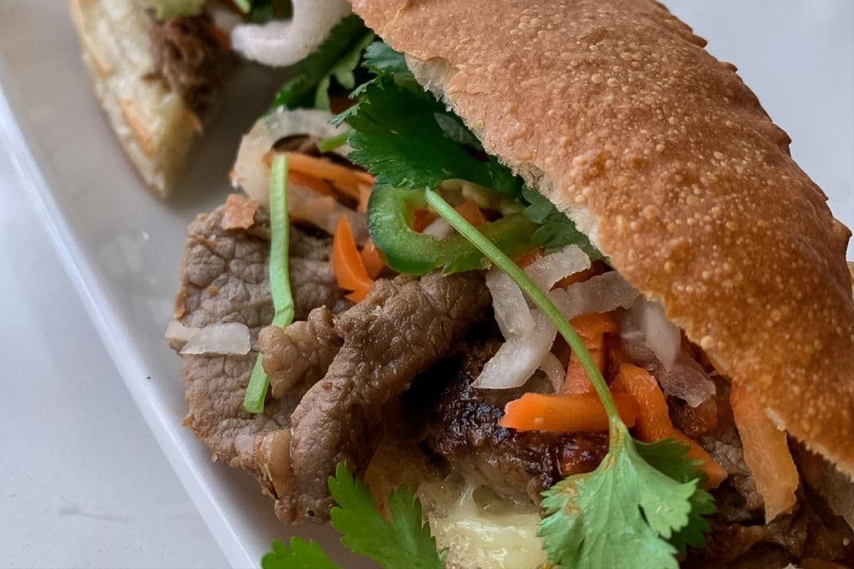 Grilled Beef Banh Mi / Boeuf