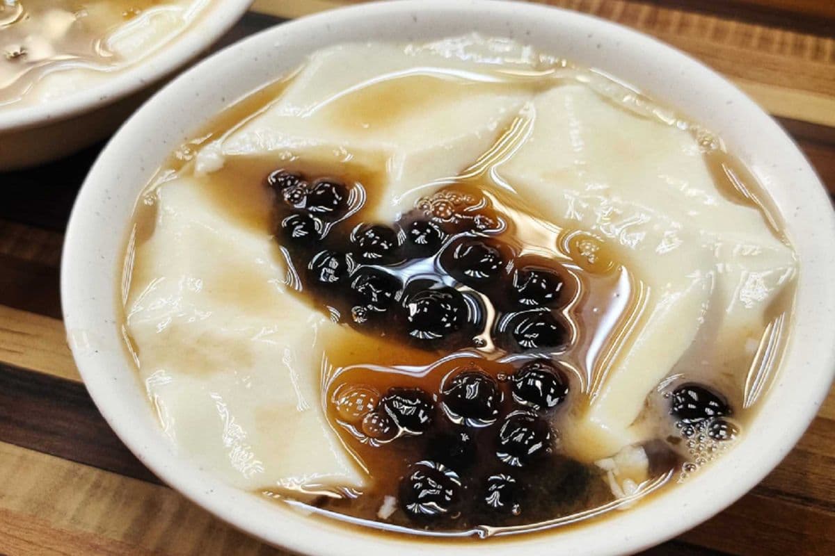 Hot Soy Pudding with Pearl