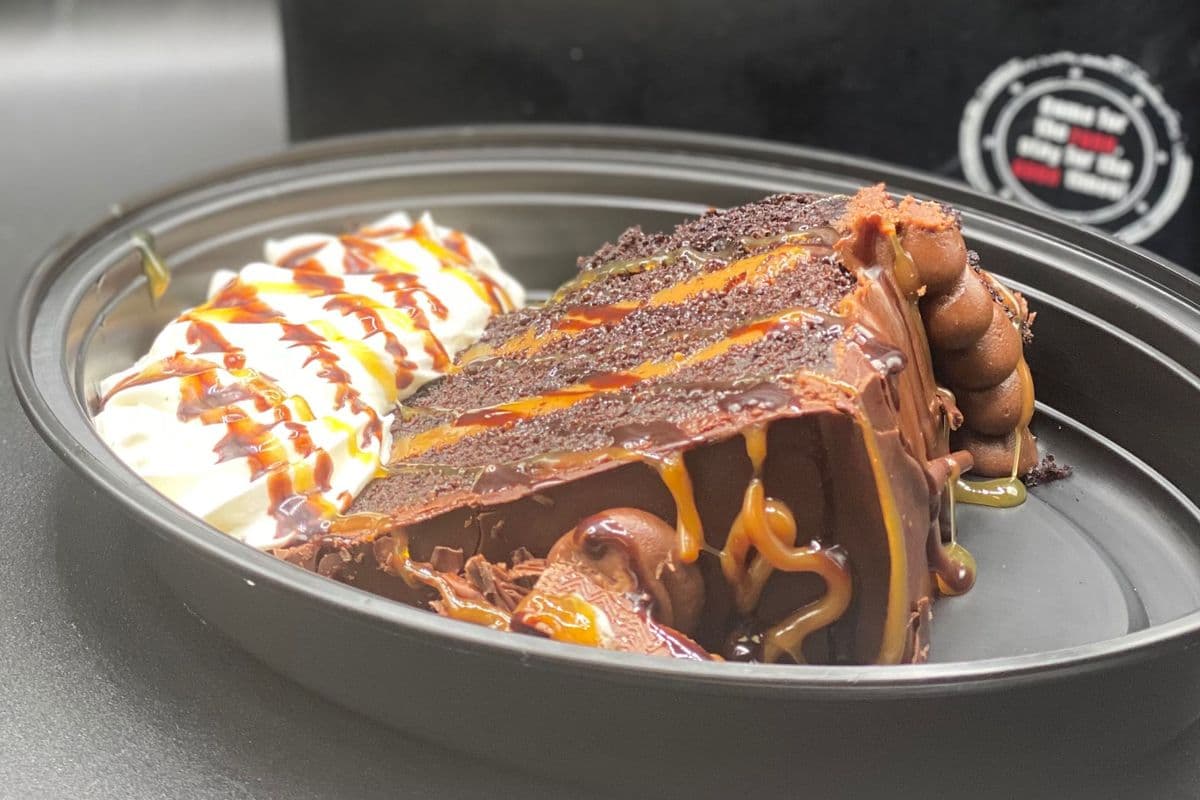 Mariposa Mars Chocolate Cake