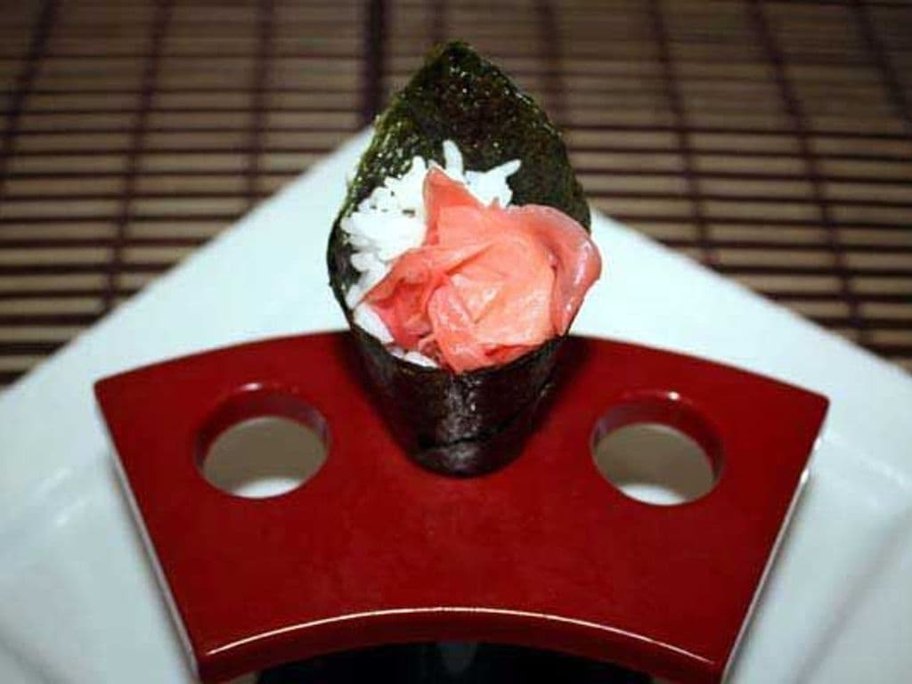 Ginger Hand Roll (1pc)