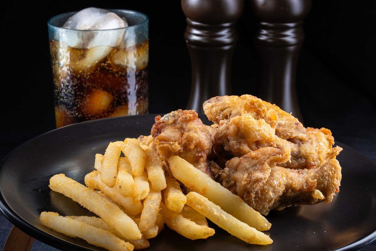 D - 10 pc Wings + Fries + Drinks