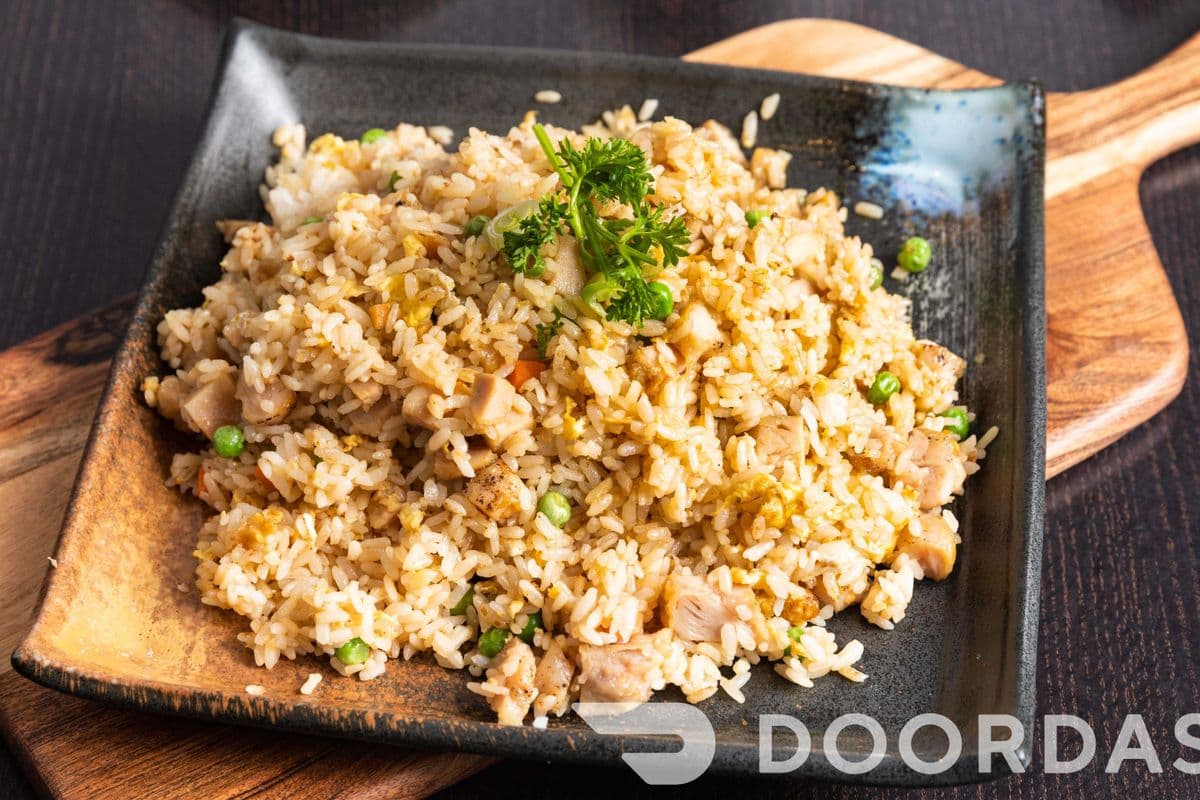 D8. Chicken Fried Rice 雞肉炒飯