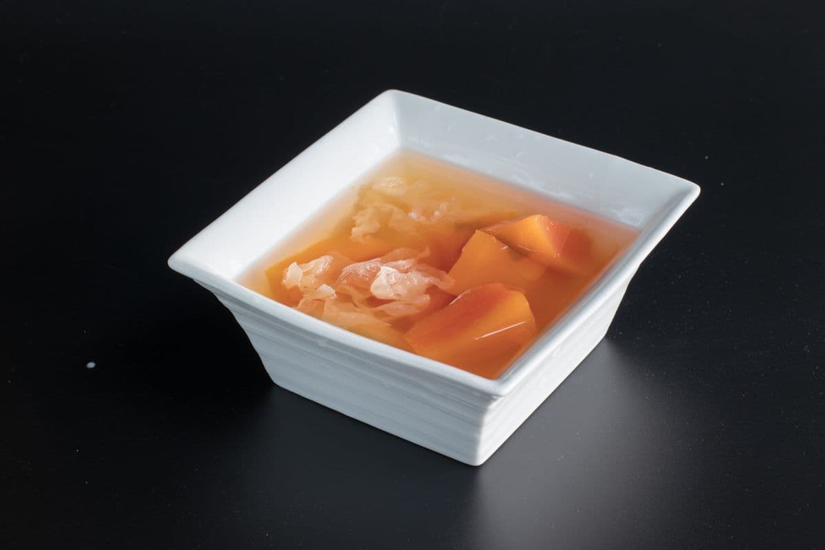 TC6. Stewed Papaya with Snow Fungus Sweet Soup (Hot Only) 木瓜雪耳燉雪梨 (热)