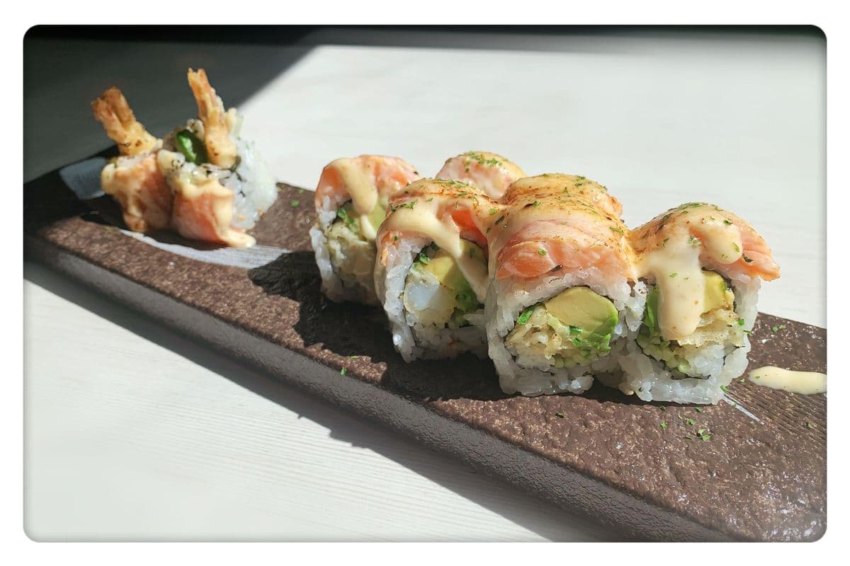T10. House Special Roll (8pcs)