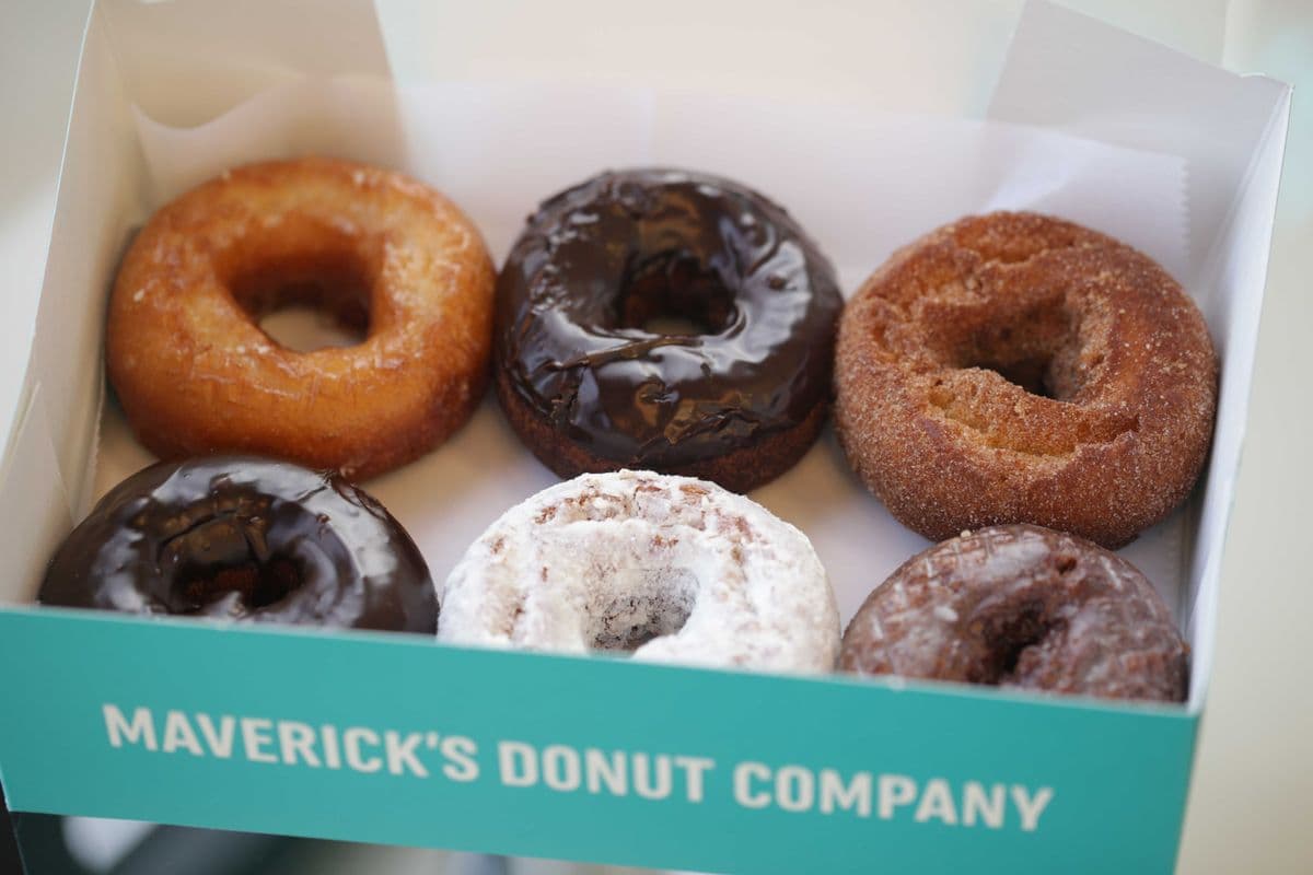 Classics Donuts Six Pack (Assorted)