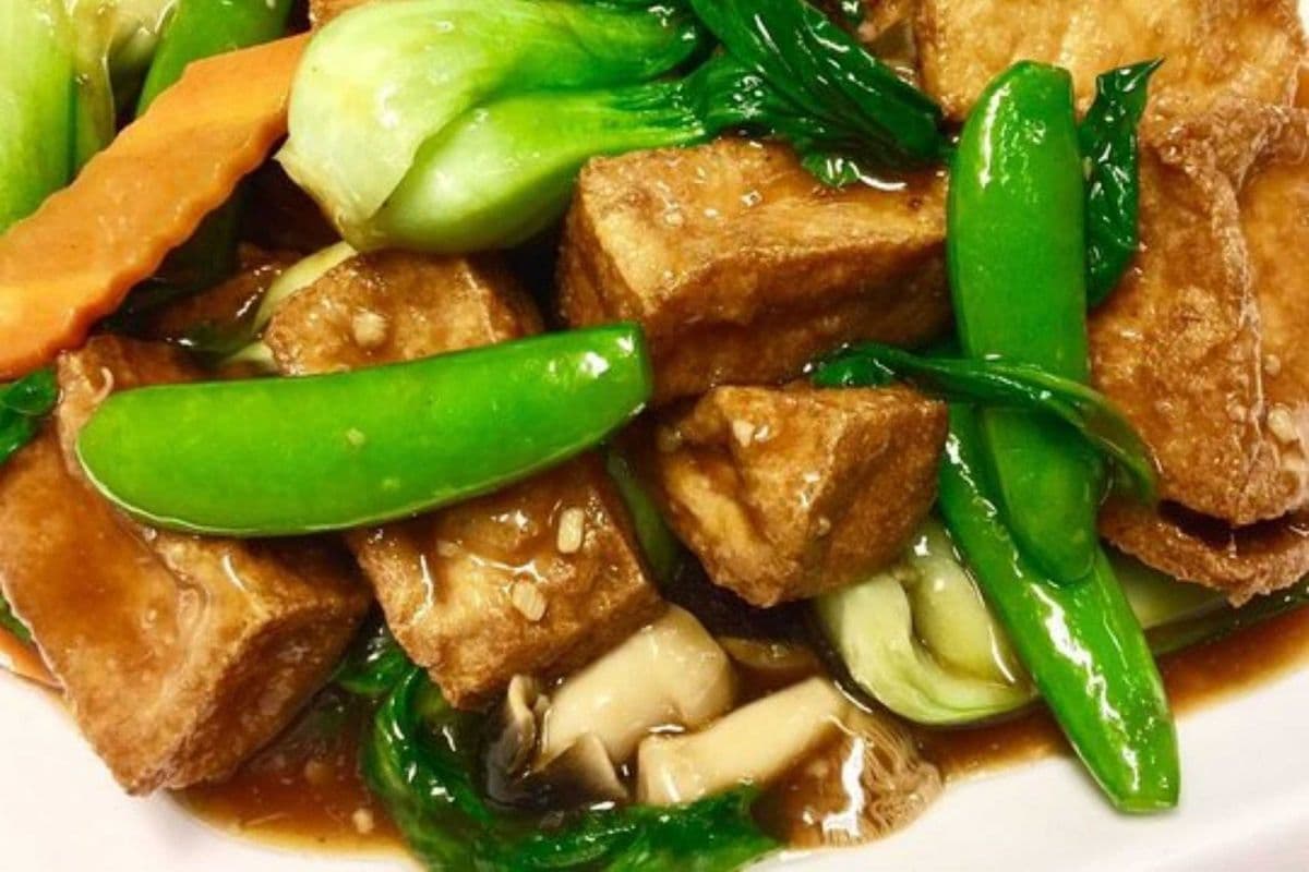 41. Braised Crispy Tofu with Vegetables 红烧脆皮豆腐