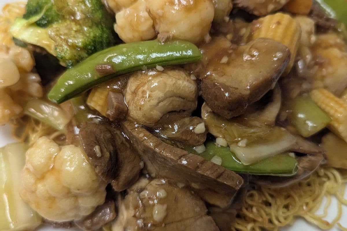 BBQ Pork Chow Mein 叉烧炒面(脆)
