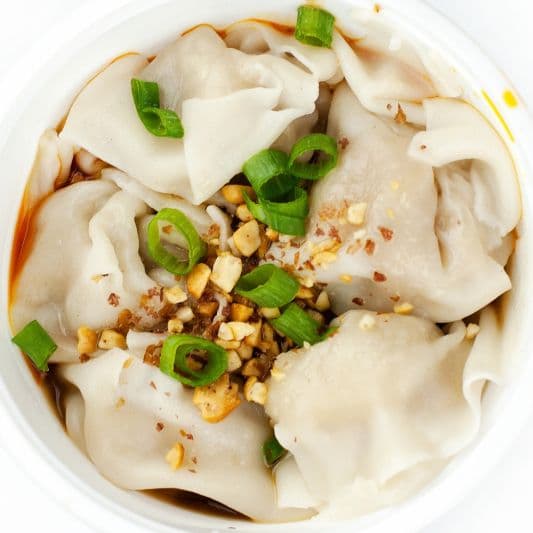 A6. Wonton in Spicy Garlic Pepper Sauce (12 Pcs)
