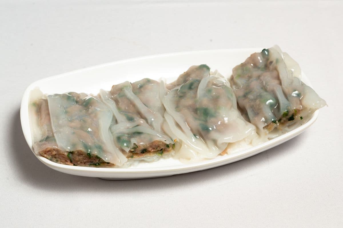 22. Beef and Spinach in Rice Roll