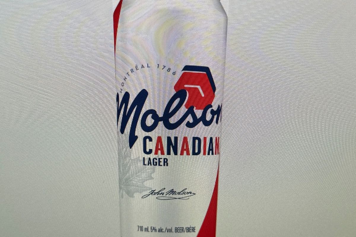 Molson Canadian Beer (1 x 710 ml)